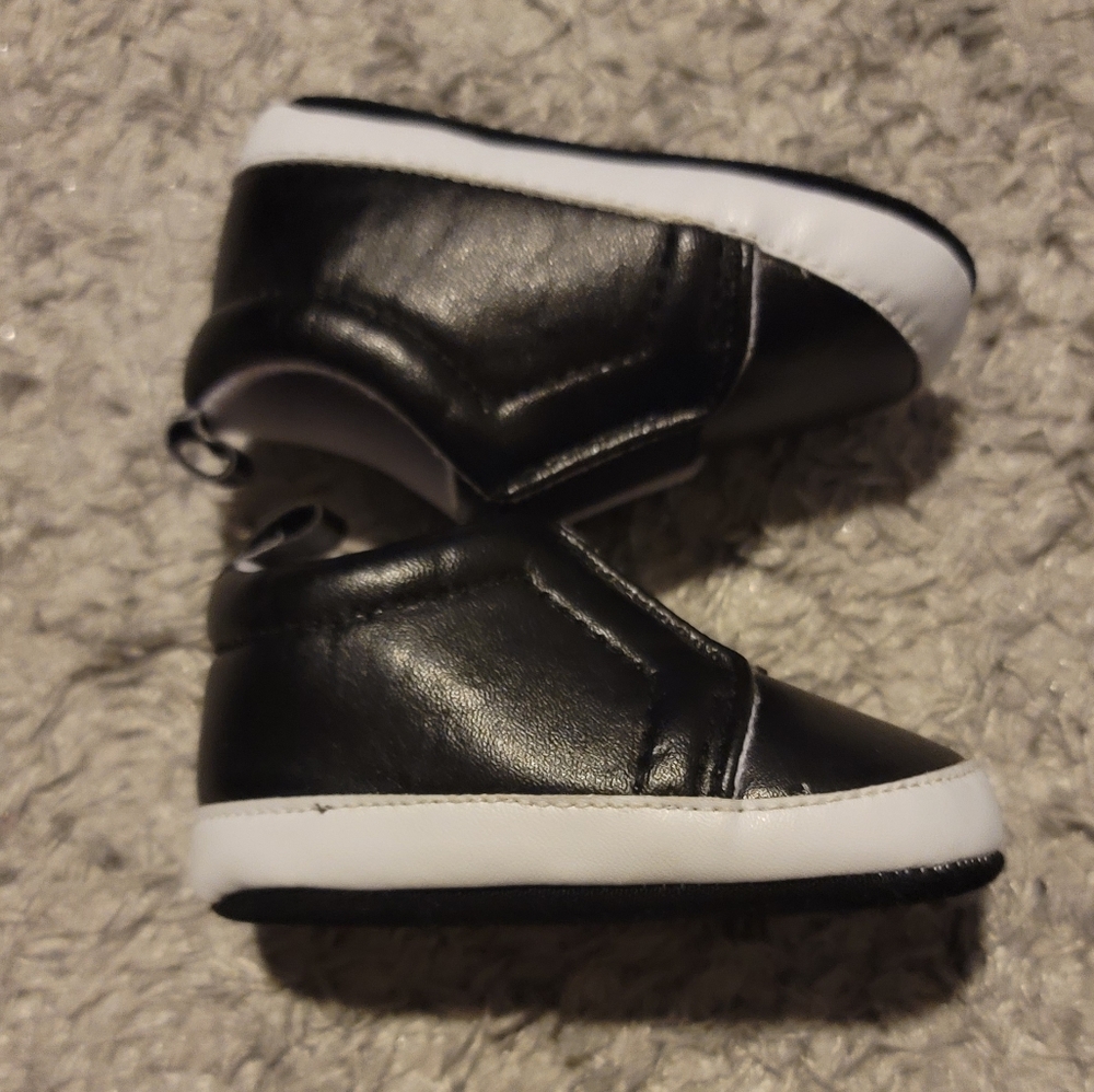 Shoes - Picture 4 of 4